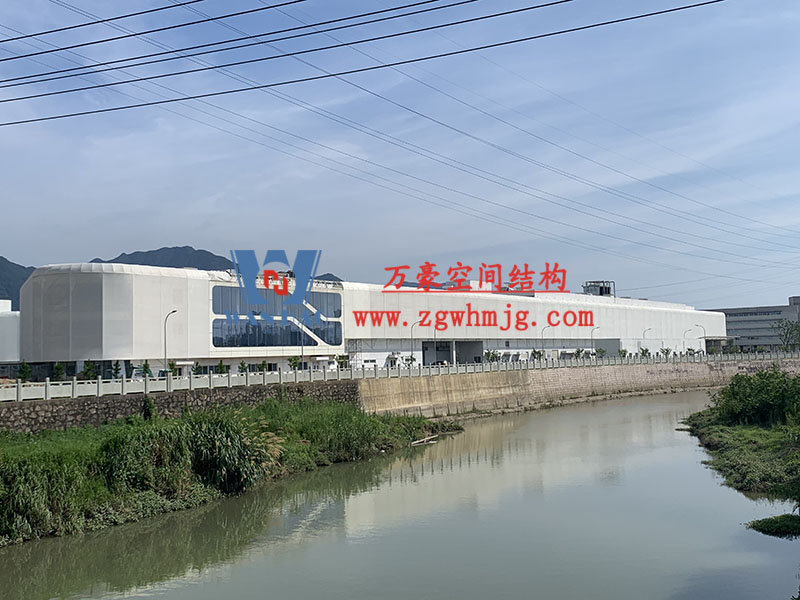 為什么體育場(chǎng)屋面都選用PTFE膜結(jié)構(gòu)？PTFE膜結(jié)構(gòu)體育場(chǎng)有什么特點(diǎn)優(yōu)勢(shì)？