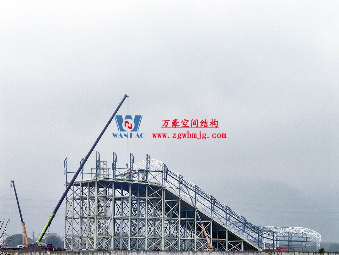 馭風(fēng)逐沙，織就賽道美學(xué)——比亞迪紹興嵊州賽車場(chǎng)干拔沙坡觀景平臺(tái)鋼膜結(jié)構(gòu)