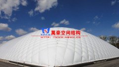 充氣膜結(jié)構(gòu)使用時應(yīng)注意哪些事項？充氣膜結(jié)構(gòu)一旦破損該如何維修？